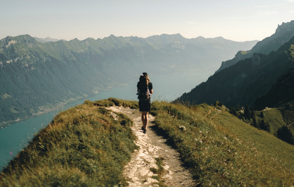 Bio Berg Shirts, Hoodies und mehr fürs Wandern, die Berge und Bergfreunde. Nachhaltiges Berg Geschenk für die Bergtour, Bergsteiger und Bergliebhaber. Personalisierte Berg Geschenke, Wander Geschenke und Geschenkideen für Bergsteiger, Wanderer und Bergfreunde. Bio Berg T-Shirt Herren und Berg T-Shirt Damen mit tollen Berg Motiven hier bestellen.