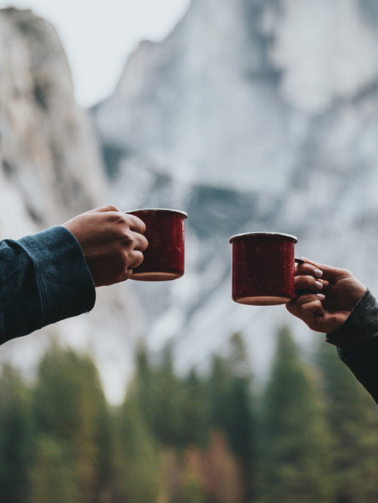 Berg Tasse für Bergsteiger, die Berge und Bergfreunde. Ein tolles Berg Geschenk für die Bergtour, Bergfans und Bergliebhaber. Nachhaltige Berg Geschenke und Berg Tassen hier bestellen.