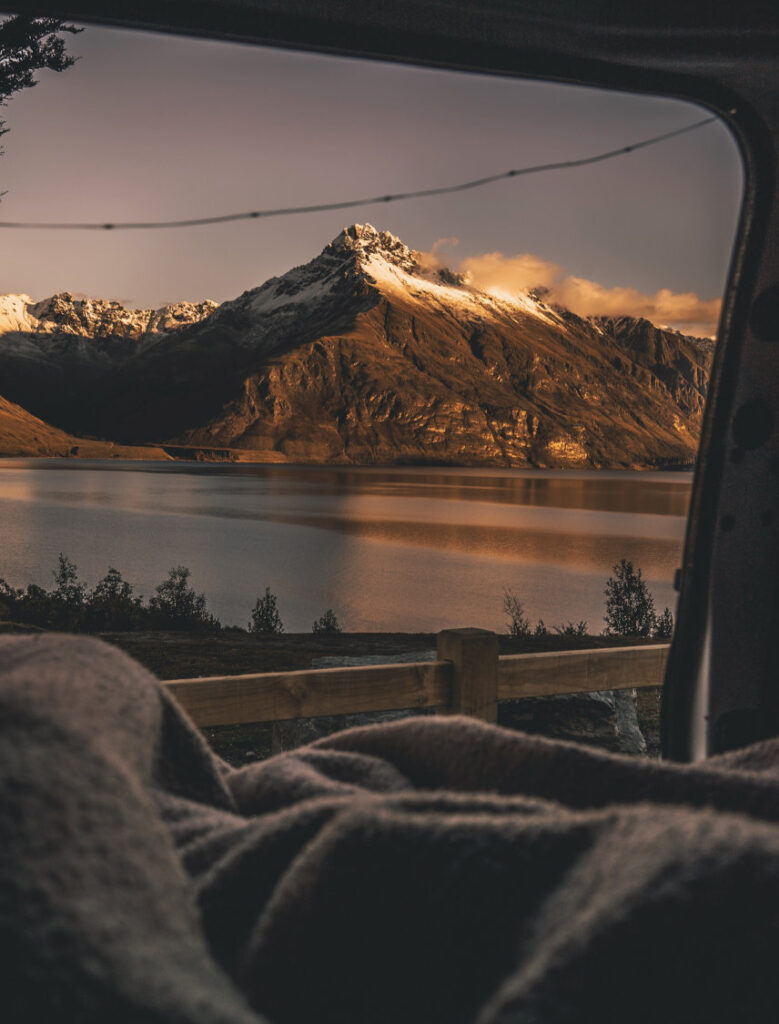 Bio Berg Shirts, Hoodies und mehr fürs Wandern, die Berge und Bergfreunde. Nachhaltiges Berg Geschenk für die Bergtour, Bergsteiger und Bergliebhaber. Personalisierte Berg Geschenke, Wander Geschenke und Geschenkideen für Bergsteiger, Wanderer und Bergfreunde. Bio Berg T-Shirt Herren und Berg T-Shirt Damen mit tollen Berg Motiven hier bestellen.