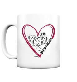 Bergverliebt Berg Tasse aus Porzellan für Bergsteiger, die Berge und Bergfreunde. Ein tolles Berg Geschenk für die Bergtour, Bergfans und Bergliebhaber. Nachhaltige Berg Geschenke und Berg Tassen hier bestellen.