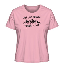 Rosafarbenes Bio Auf die Berge Damen Shirt fürs Wandern, die Berge und Bergfreunde. Ein tolles Berg Geschenk für die Bergtour, Bergfans und Bergliebhaber. Nachhaltige Berg Geschenke und Berg T-Shirts hier bestellen.