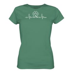 Herzschlag Hundepfote T-Shirt für Bergfreunde und Hundebesitzer in grün. Ein elegantes Damen Berg T-Shirt zum Wandern und als Geschenk für Hundefreunde. Perfekt fürs Wandern mit Hund.