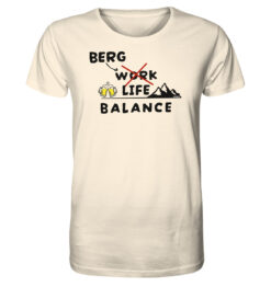 Lustiges Berg Life Balance Shirt Herren für Bergsteiger, die Berge und Bergfreunde. Ein tolles Berg Geschenk für die Bergtour, Bergfans und Bergliebhaber. Nachhaltige Berg Geschenke und Bio Bergshirts für Herren hier bestellen.